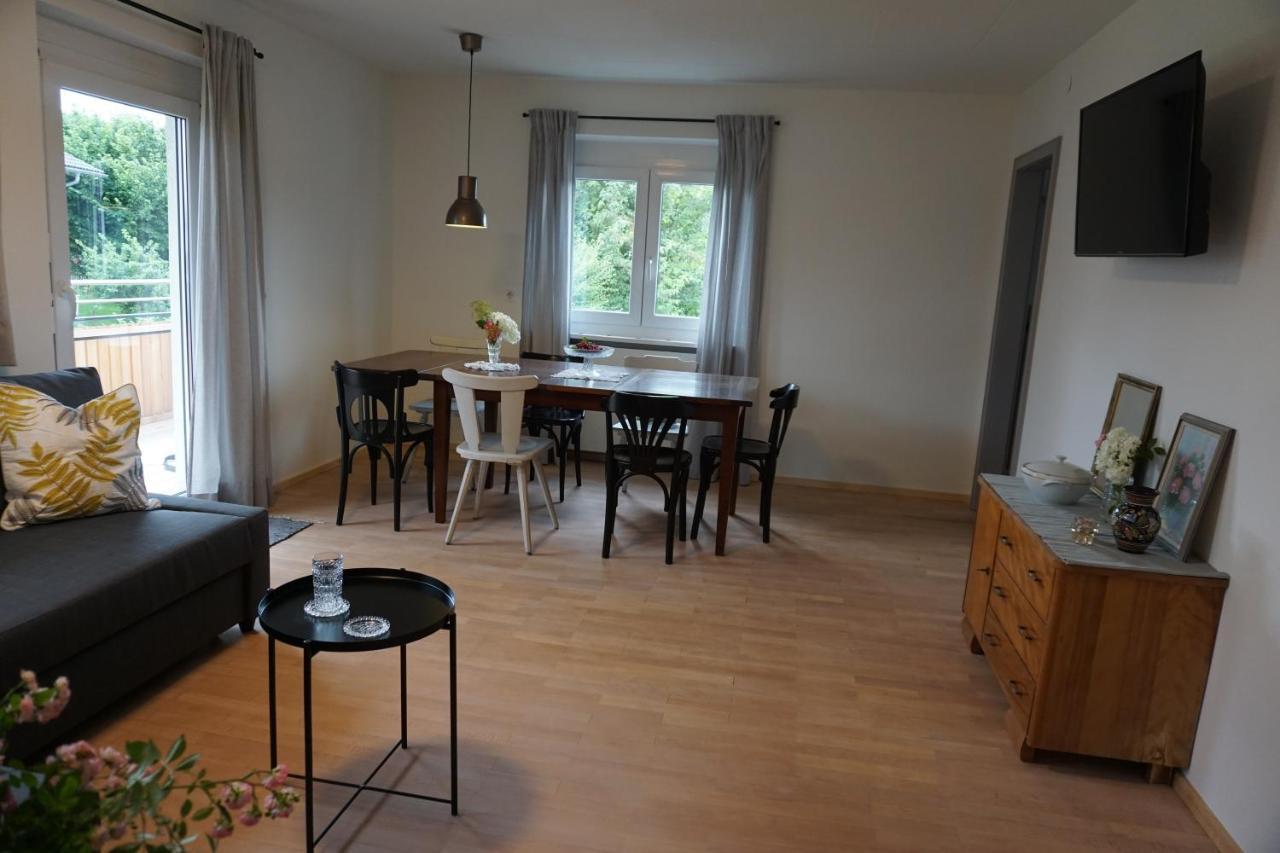 Wohnung Erdgeschoss Mit 3 Schlafzimmer In Ruhiger Gegend Mader Esterno foto