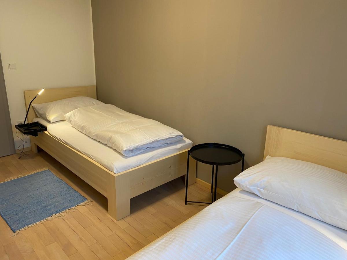 Wohnung Erdgeschoss Mit 3 Schlafzimmer In Ruhiger Gegend Mader Esterno foto